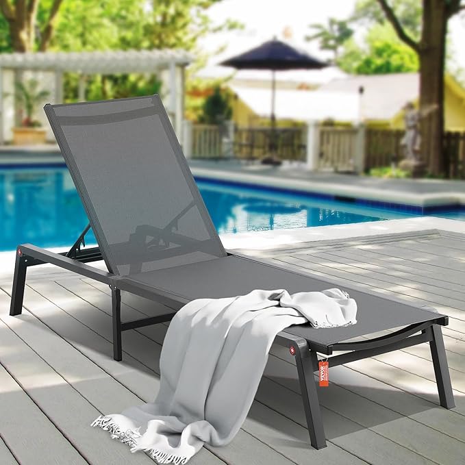 VEVOR Chaise Lounge Chair Outdoor, Aluminum Patio Lounge Chairs with Adjustable 5-Position, Folding Pool Chair Recliner and Full Flat Tanning Chairs for Patio, Beach, Pool, Dark Grey